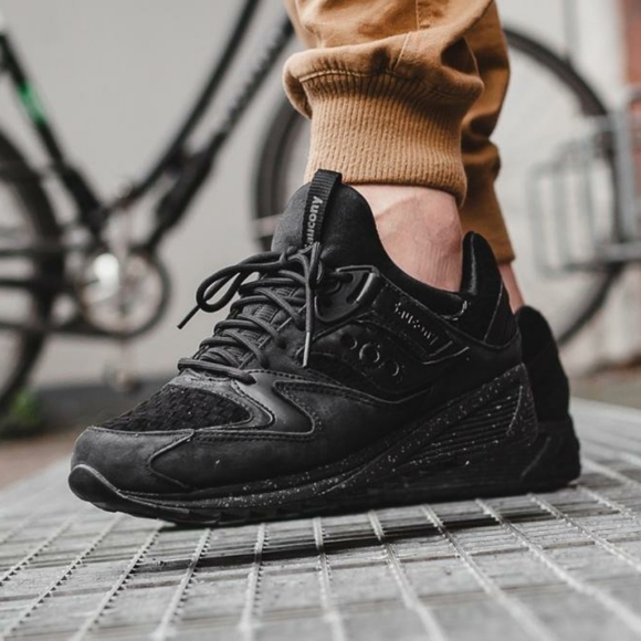 all black saucony